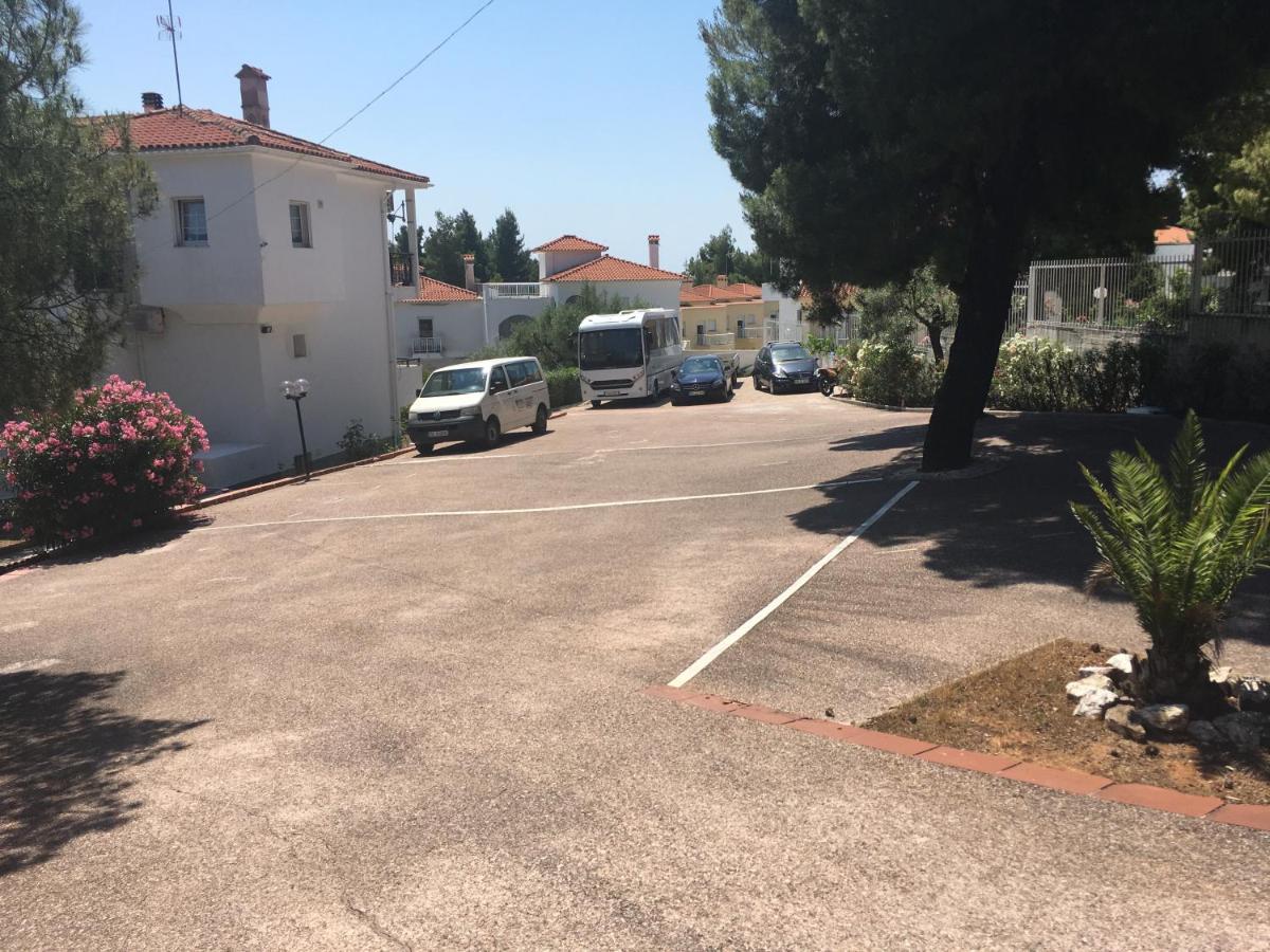Villa Askamnia And Suites Nikiti  Exterior photo