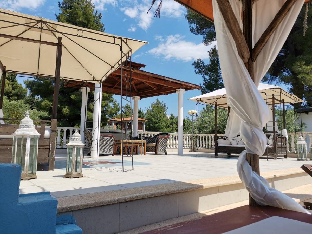 Villa Askamnia And Suites Nikiti  Exterior photo